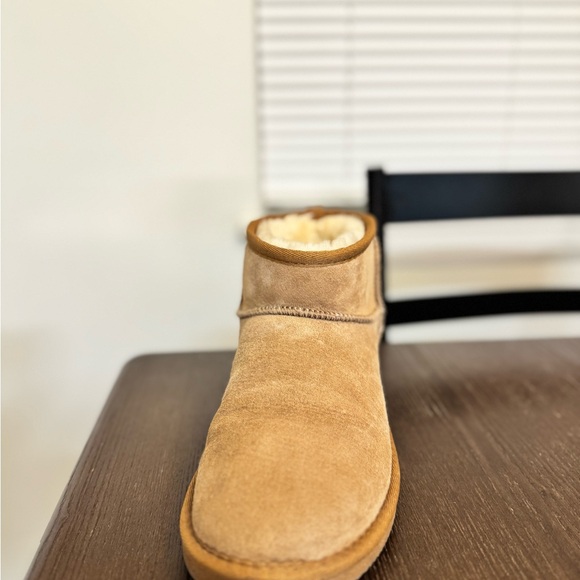 Lamo 4” Classic Boot Size 10 Women’s Pull on Boot Used/Slightly Worn See Pics - Picture 9 of 12